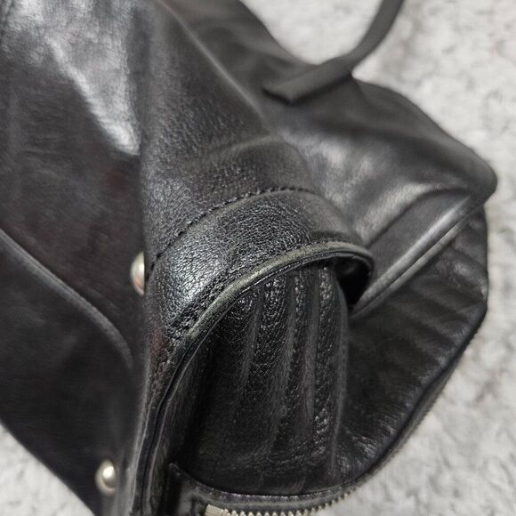 READ Alexander McQueen Leather Skull Padlock Zip Around Biker Bag Black - Picture 6 of 16